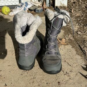 Women’s boots size 7